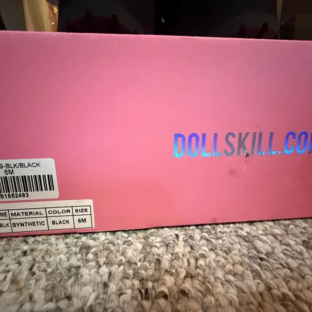 NIB Dolls Kill Dancing Hearts Platform Boots – Black- W6 - Picture 7 of 11